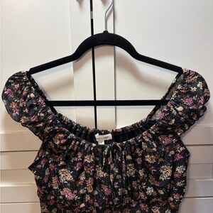 Floral Off-Shoulder Blouse in Black